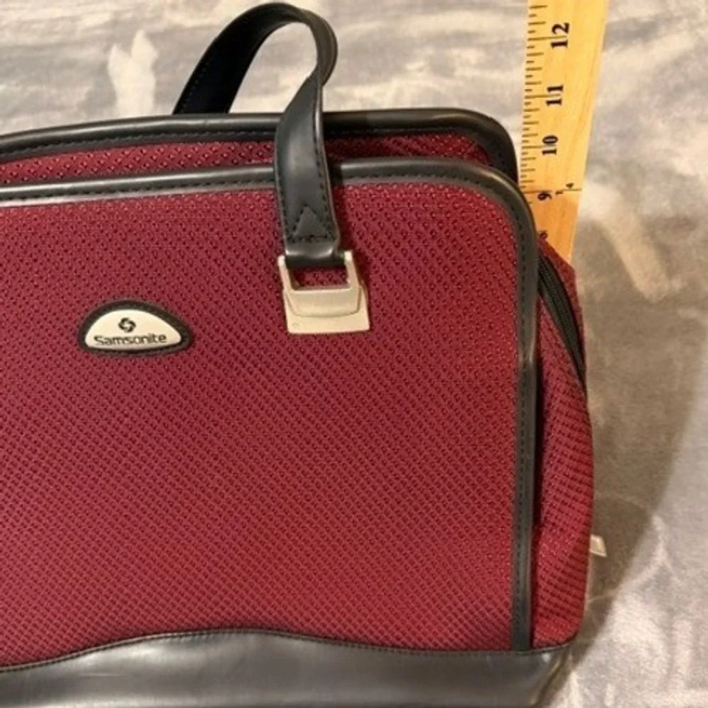 Samsonite Carry-On Bag Unisex Burgundy Overnight Mesh Travel Tote Bag 17X11X8
